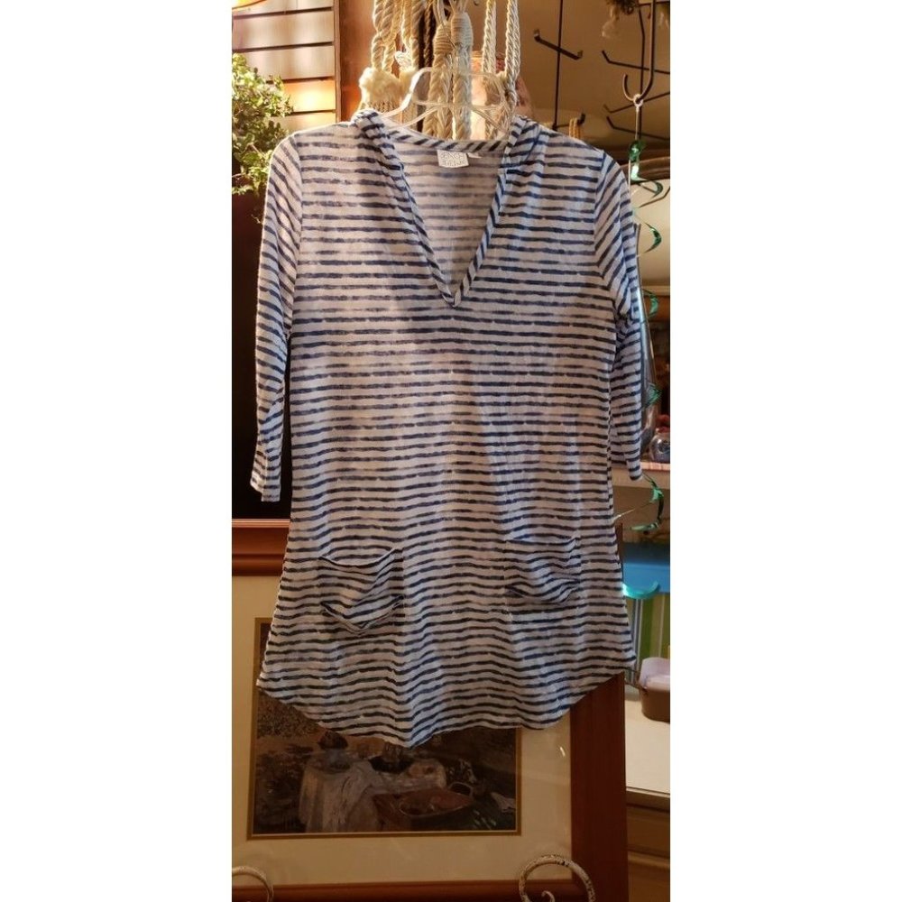 Pretty Ladies Beach Break Hoodia With 3/4 Sleeves. Size Small